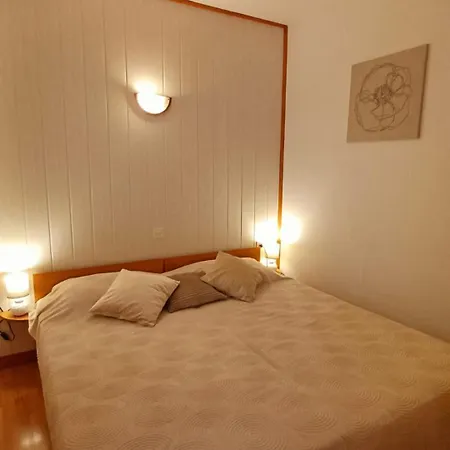 公寓 Studio Diana Komiža